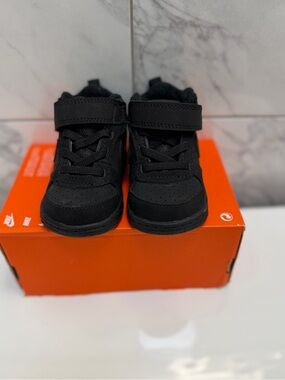 Nike Kids Black Velcro & Lace Sneakers